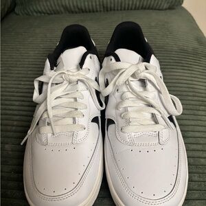 Nike White and Black Low-Top Sneakers